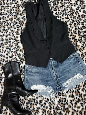 Express Black Tailored Vest - Sleek Designer Finish
